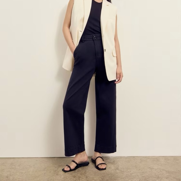 Everlane The Organic Cotton Wide Leg Pant in Black - Picture 2 of 8